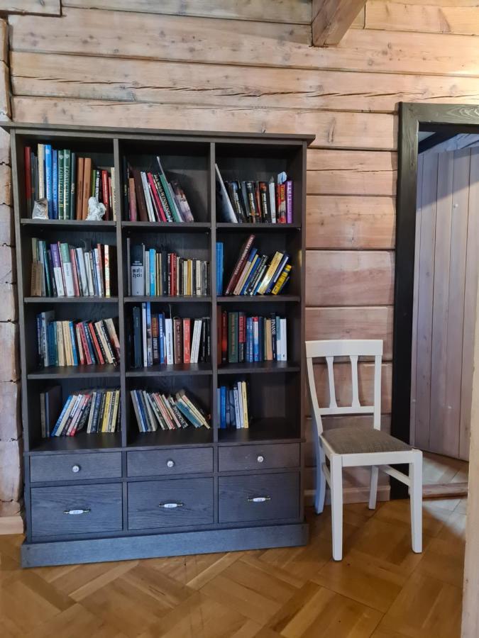 Dworek Ogrodniki, całoroczny dom wakacyjny na wyłączność, basen, sauna, las, pianino, duża ogrodzona posesja Tuczna Zewnętrze zdjęcie