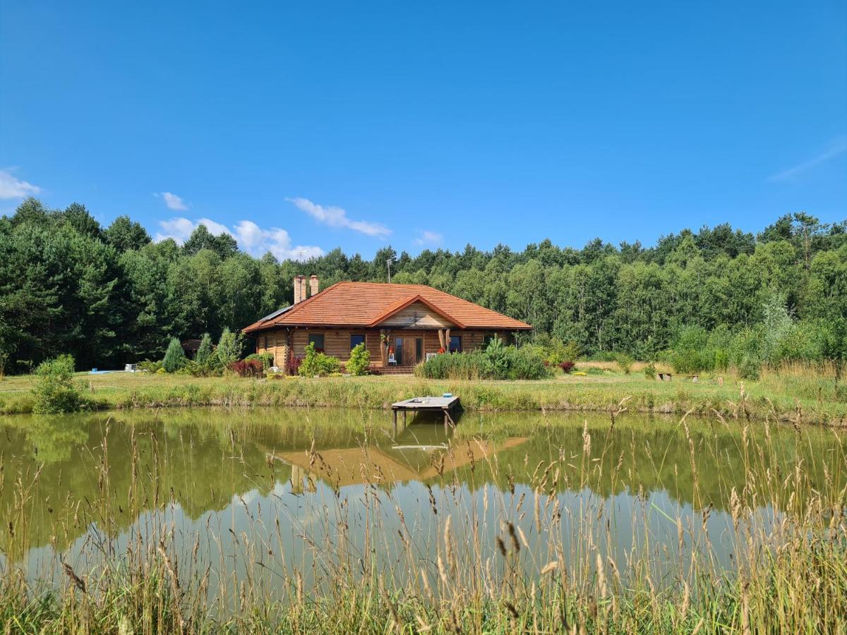 Dworek Ogrodniki, całoroczny dom wakacyjny na wyłączność, basen, sauna, las, pianino, duża ogrodzona posesja Tuczna Zewnętrze zdjęcie