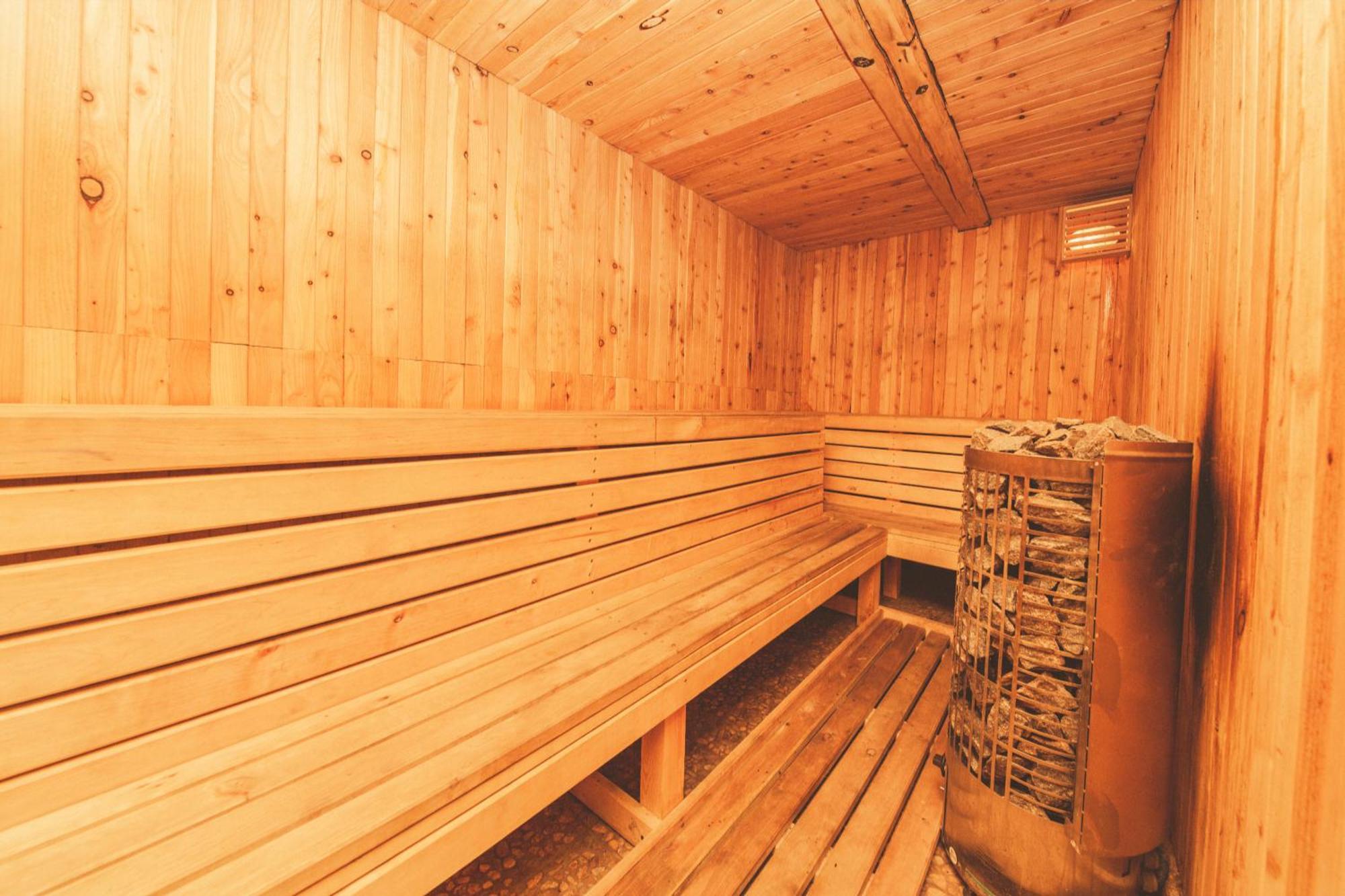 Dworek Ogrodniki, całoroczny dom wakacyjny na wyłączność, basen, sauna, las, pianino, duża ogrodzona posesja Tuczna Zewnętrze zdjęcie