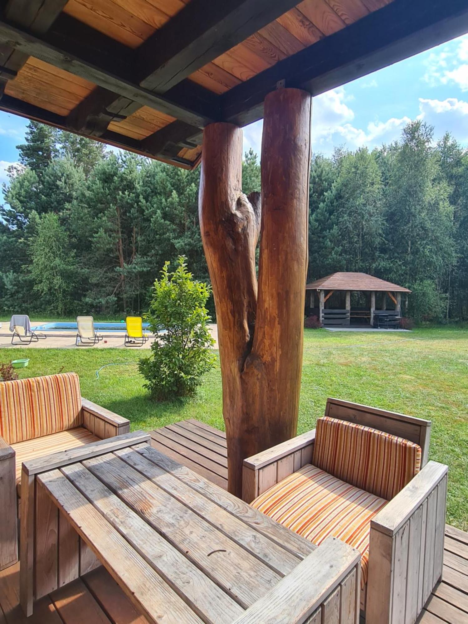 Dworek Ogrodniki, całoroczny dom wakacyjny na wyłączność, basen, sauna, las, pianino, duża ogrodzona posesja Tuczna Zewnętrze zdjęcie